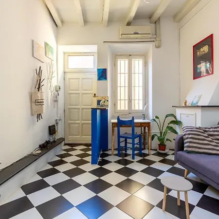 Porta Ticinese Colorful Apartment! דירה מילאנו