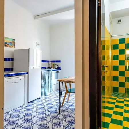 Porta Ticinese Colorful Apartment! דירה